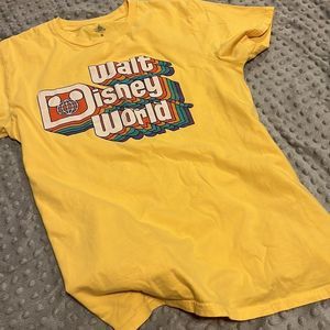 Walt Disney World Retro Graphic Tee, size Medium.